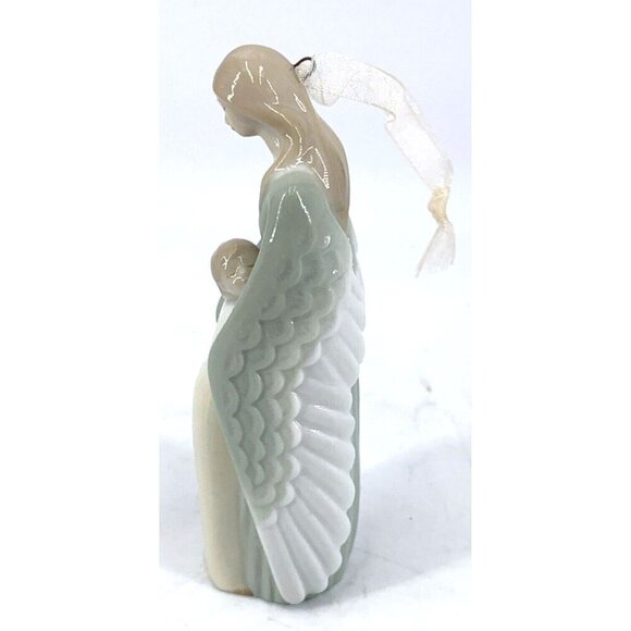 Hallmark Keepsake Christmas Ornament Angel In Disguise Porcelain 4" Tall 2002 - Picture 5 of 7